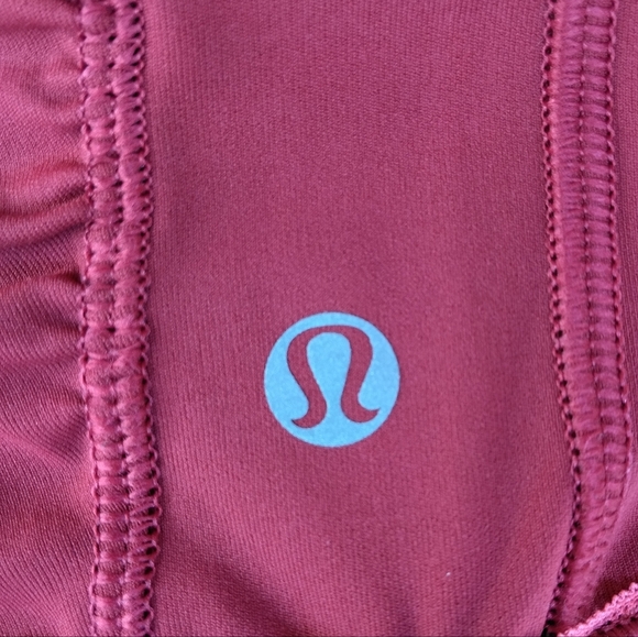 Lululemon Passion Crop II in Deepest Cranberry Luxtreme Pockets Size 4 - Picture 12 of 12